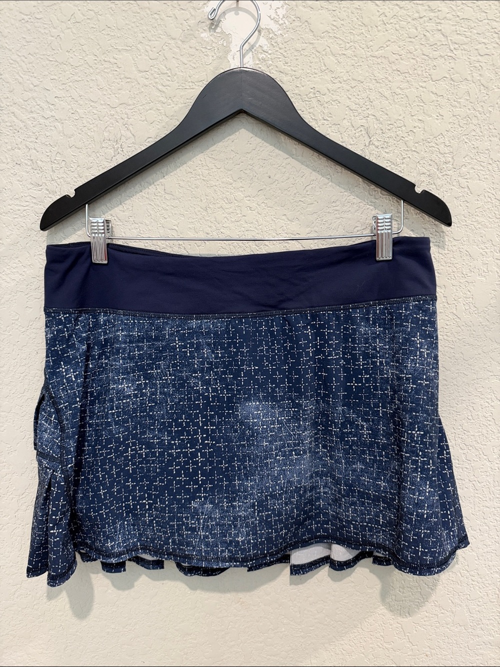 Lululemon Navy Blue Patterned Women’s Skirt size 10